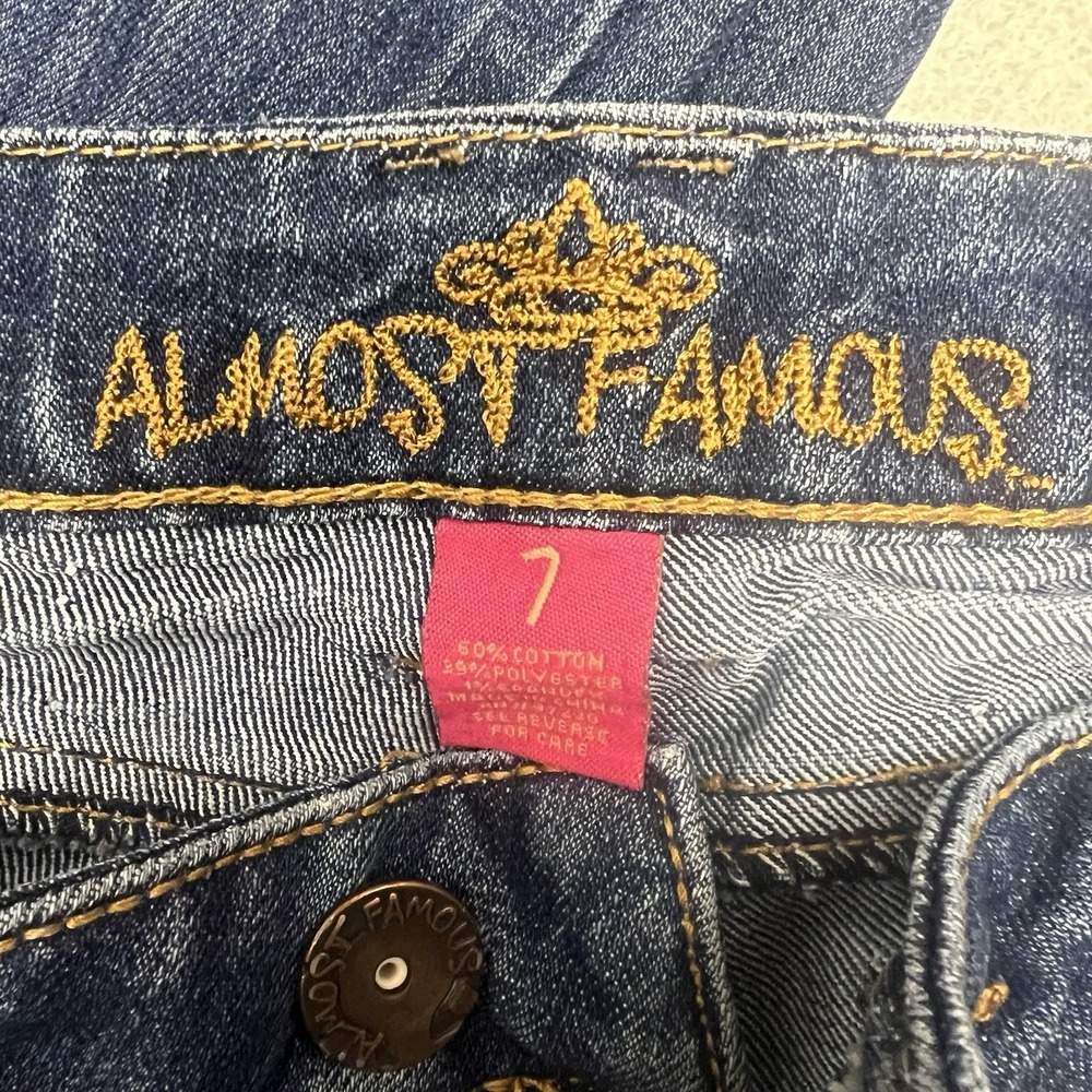 Almost Famous Distressed Bootcut Jean's Women's Size 7 With‎ Brown Stitches - Picture 5 of 8